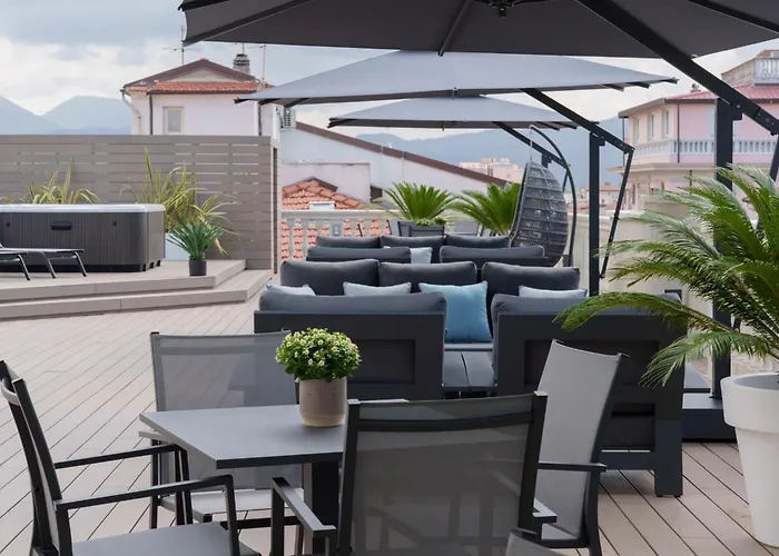 VI Suites